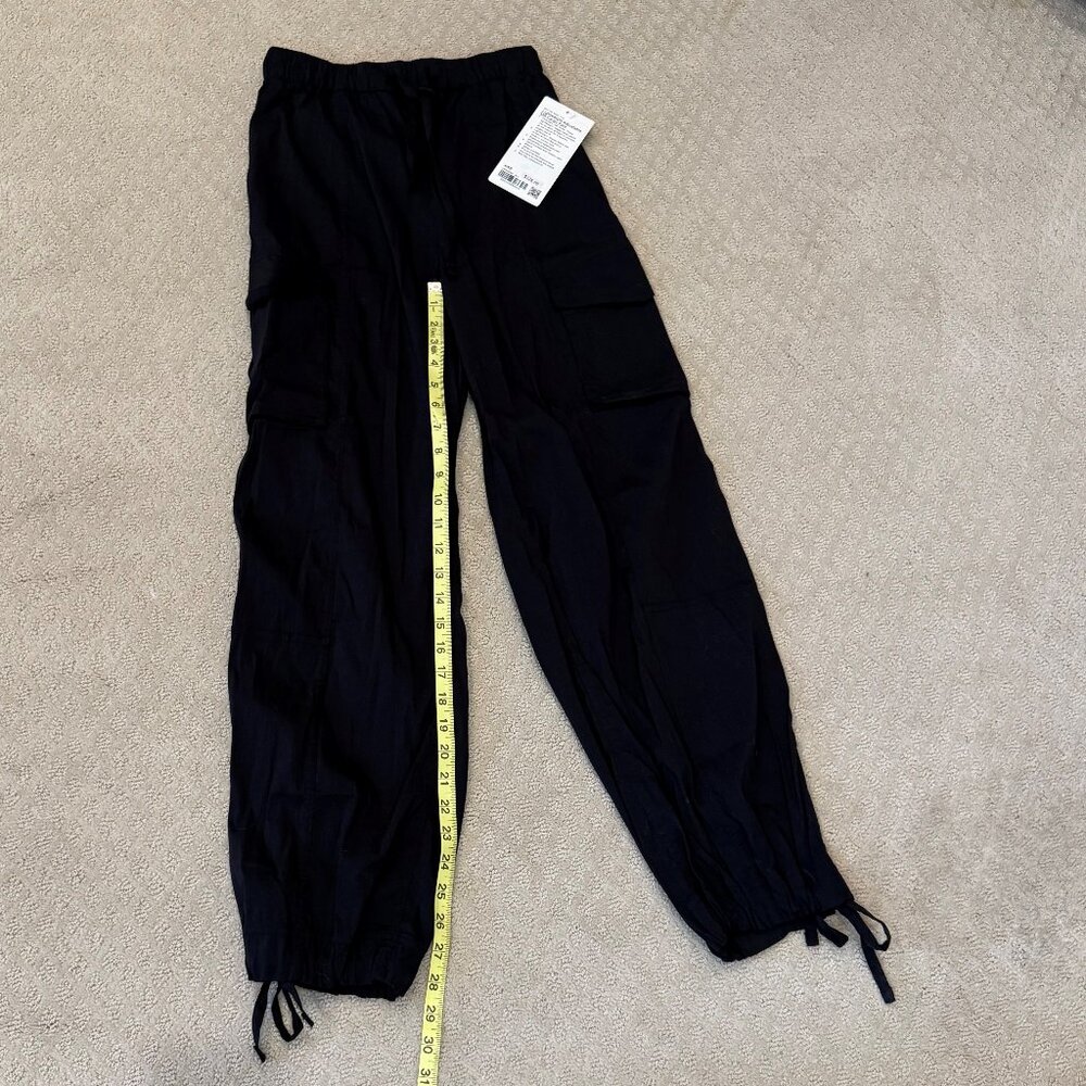 Lululemon Lightweight Adjustable MR Cargo Pant- XXS Black